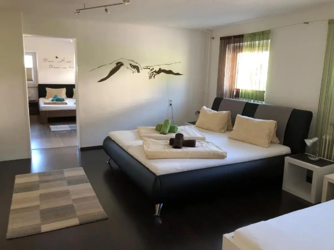2 Bedrooms Apartment