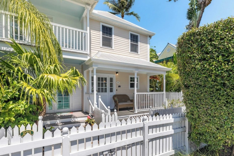 2 Bedrooms Cottage with balcony