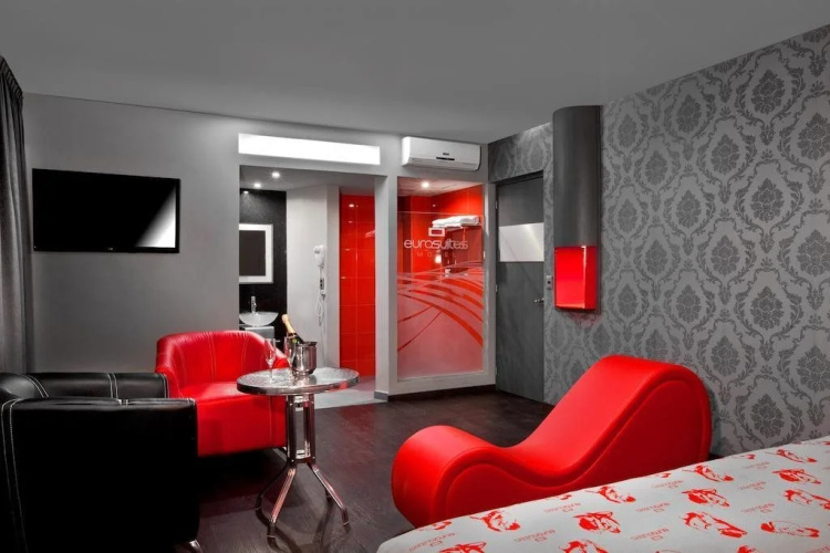 Eurosuites Motel