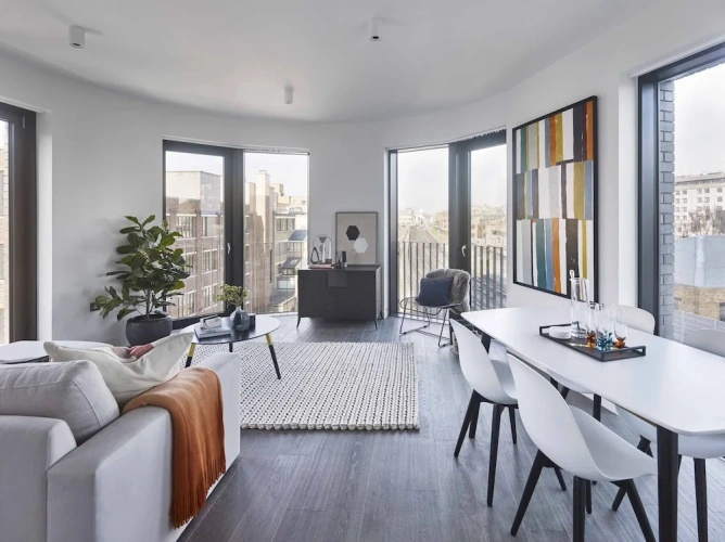 2 Bedrooms Apartment with city view