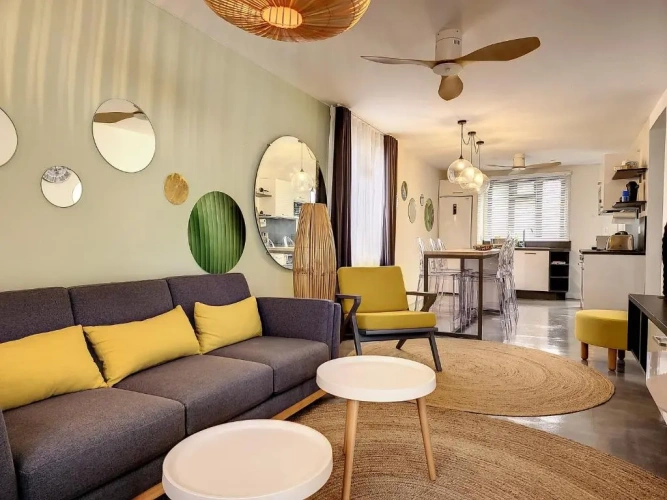 3 Bedrooms Apartment