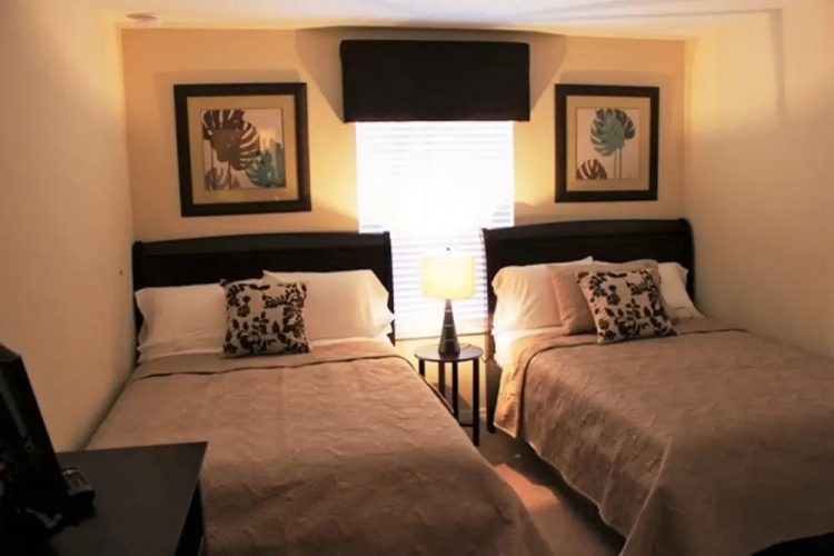 Paradise Palms 8959