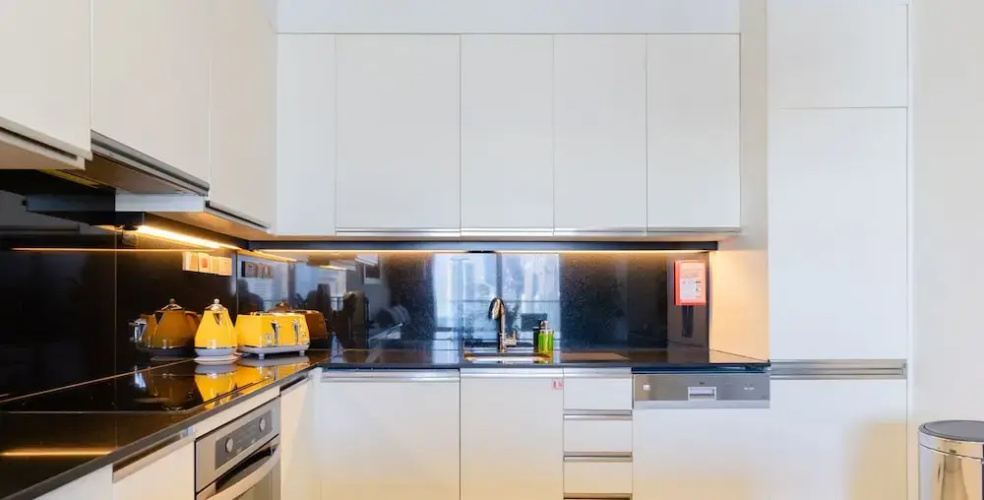Stylish 1BR unit Address Marina