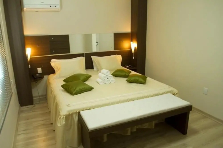 Beno'S Hotel