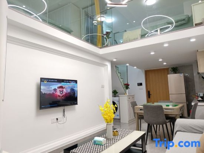 3 Bedrooms Apartment