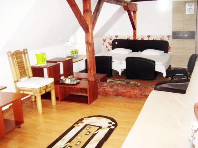 Standard Triple room