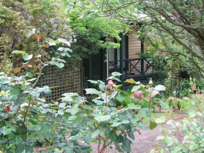 2 Bedrooms Cottage
