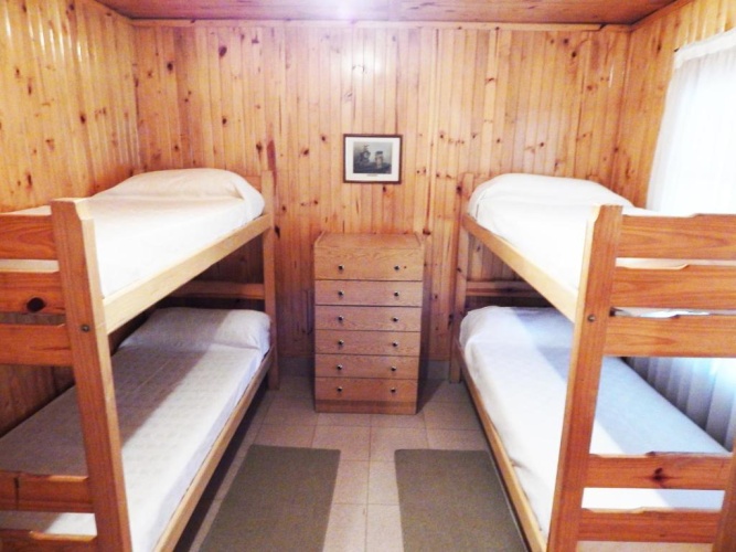 2 Bedrooms Bungalow