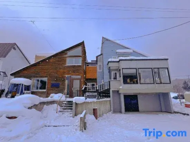 Snowball Hostel