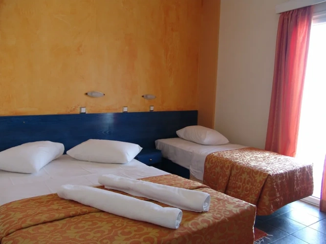 Standard Triple room with balcony