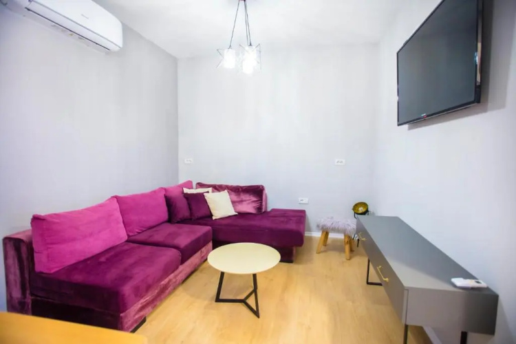 4 BR apartment & BBQ veranda
