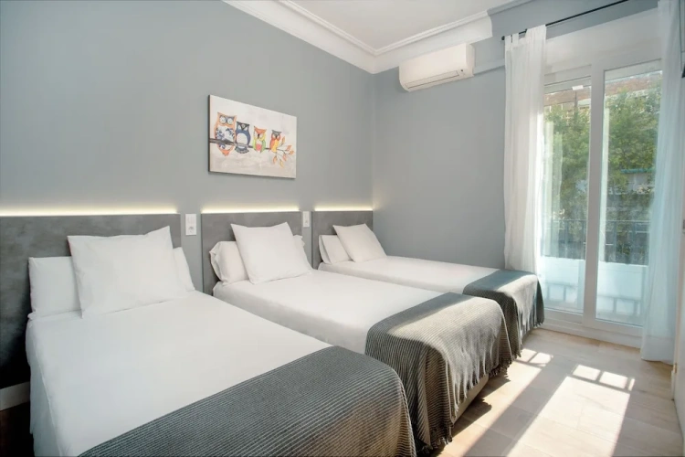 Standard Triple room