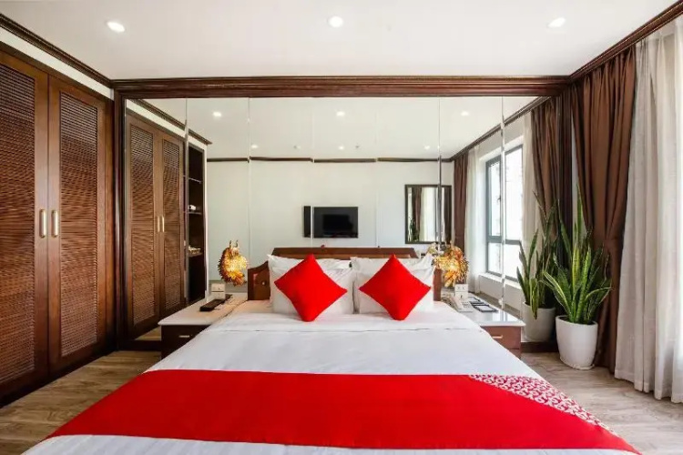 Suji Hotel