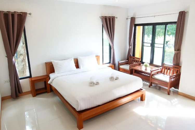Baan Klang Suan Resort