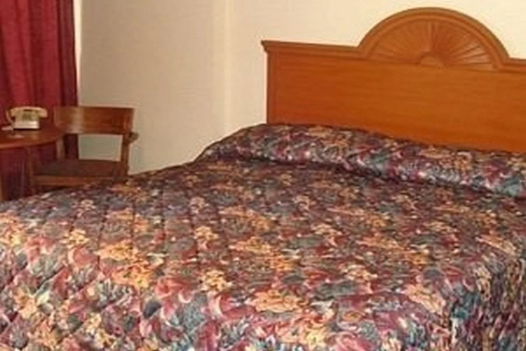 Santa Cruz Inn Riverside