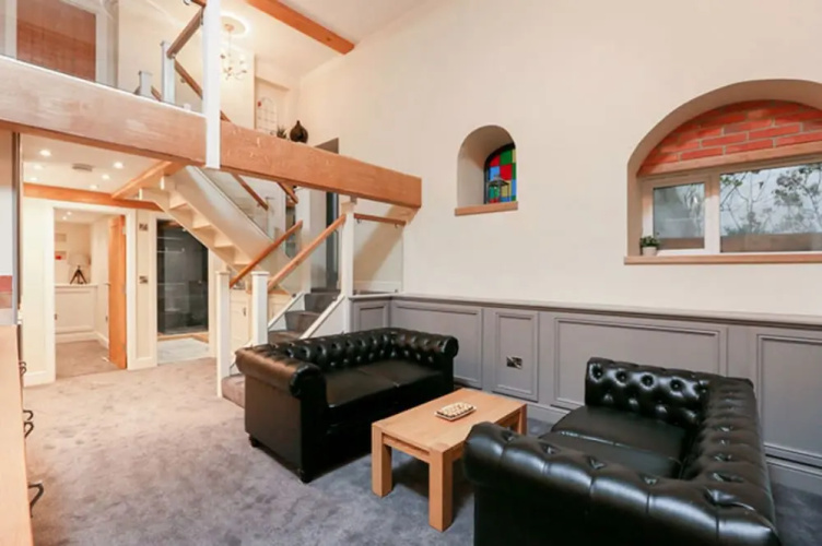 Stunning 2 Bed Property