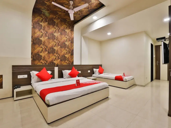 OYO 14235 Hotel Ostria