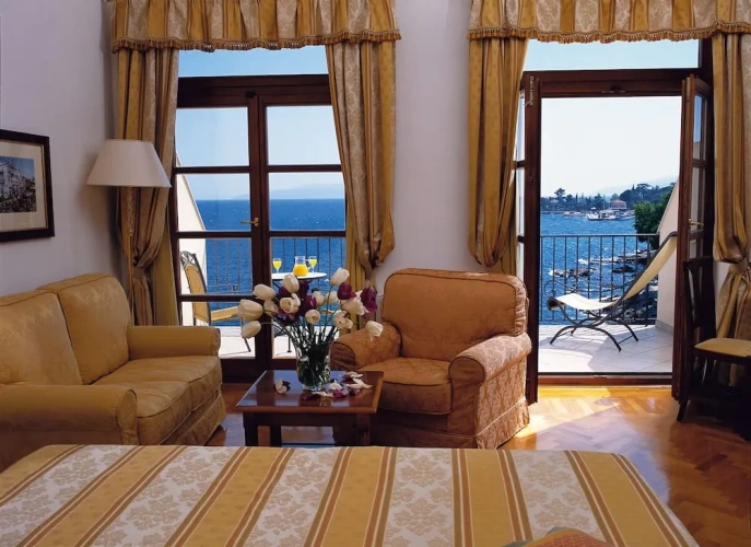 Standard Double room with balcony and with water view