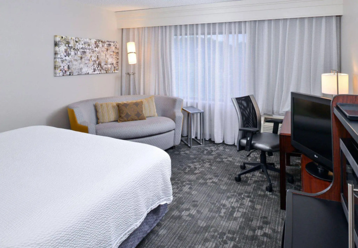 Courtyard by Marriott Charlotte/Matthews