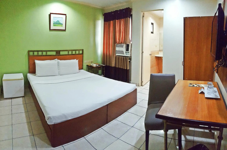 Golden Valley Hotel