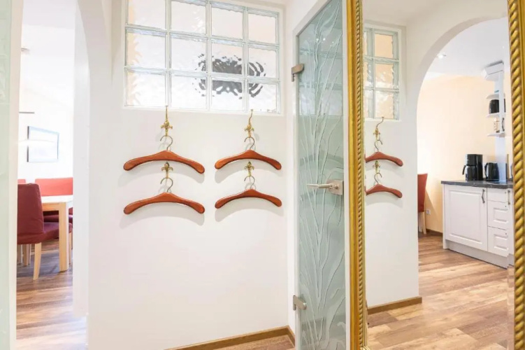Waldstraße 8 Wohnung 2
