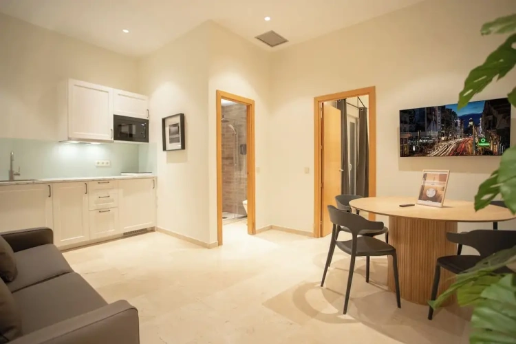 Quadruple Apartment