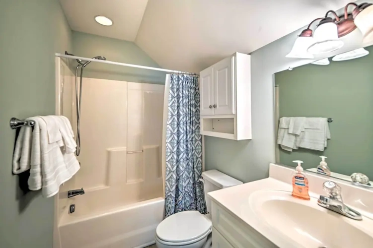 4 Bedrooms Cottage