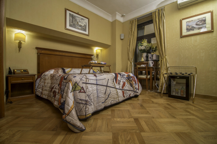 Luxury Rooms H 2000 Roma
