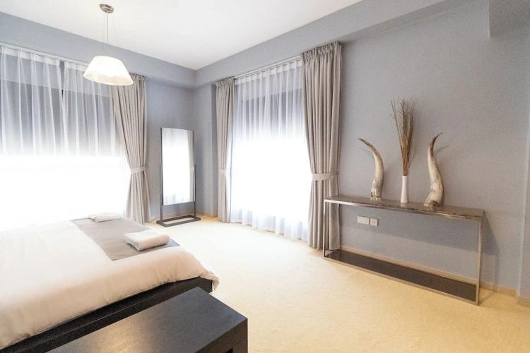 2 Bedrooms Comfort Apartment with balcony and with harbour view