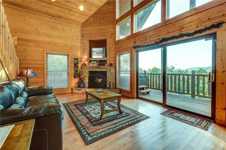 Bear Bluffs 1 Bedroom Home with Hot Tub