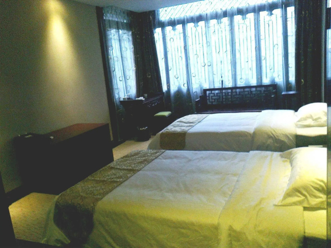 Lingxiu Impression Hotel (Emei Baoguoguo Temple)