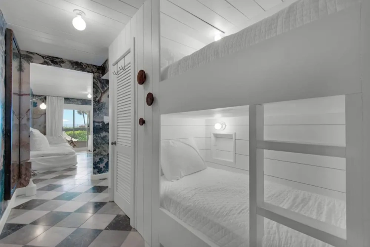 Standard room with partial ocean view