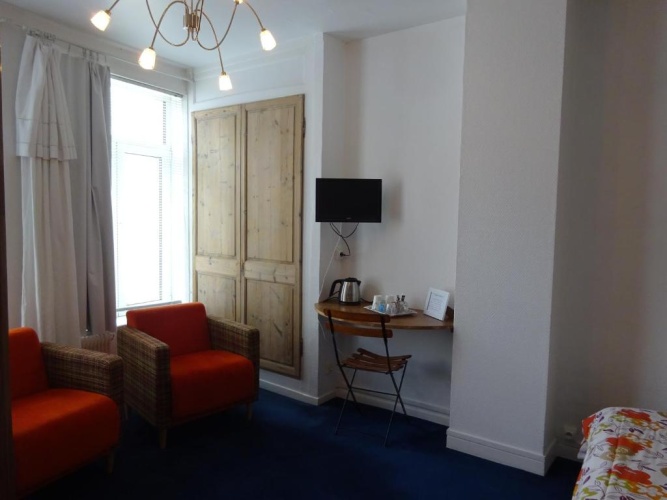 Standard Twin room with view
