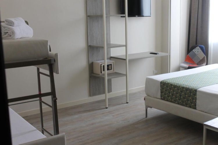 Standard Quadruple room
