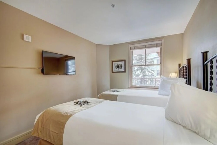 8179 Silver Mill 2 Bedroom Condo by RedAwning