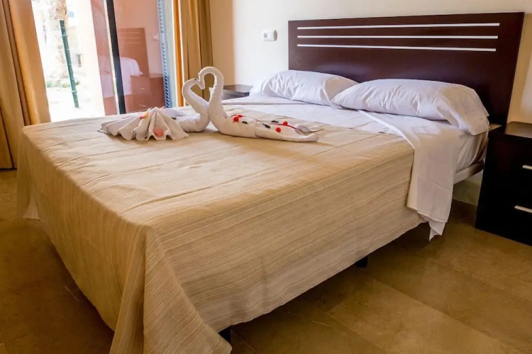 Apartamentos Turisticos Parque Tropical