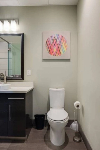 Downtown Penthouse with Free Parking
