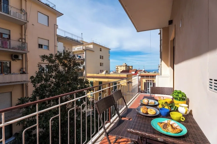2 Bedrooms Apartment with city view