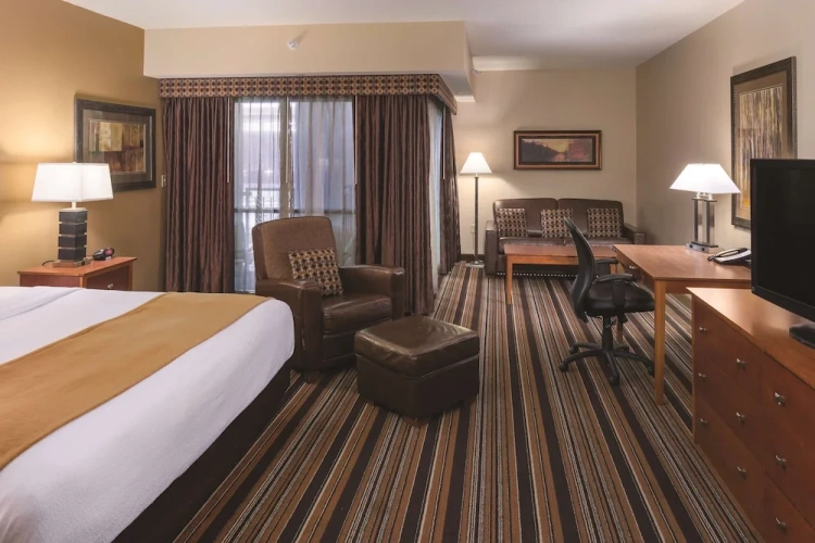 Double Suite with pool view