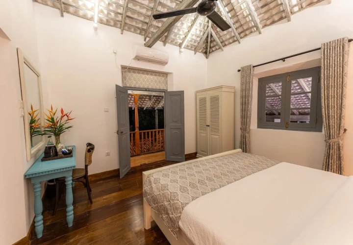Deluxe Double room with courtyard view