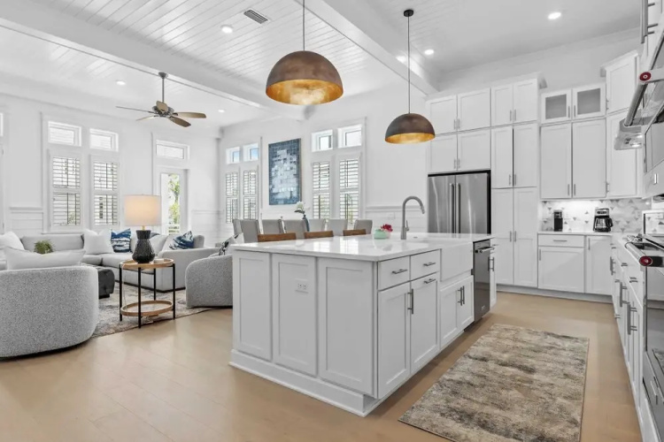 Sleeps 20 2 Homes, 9bdr, Arcade Walk to Blue Mountain Beach Access & Eats