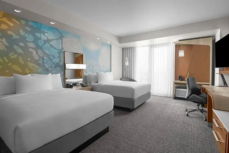 Standard Quadruple room with balcony and with water view