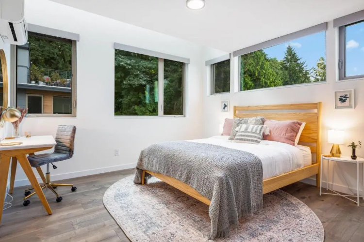 Alki Beach Escape Romantic Waterfront Getaway for 2