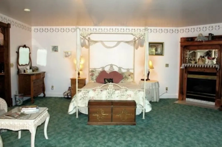Suite with balcony