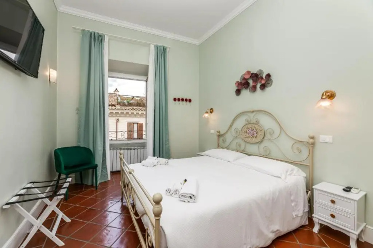 Pantheon Luxury House