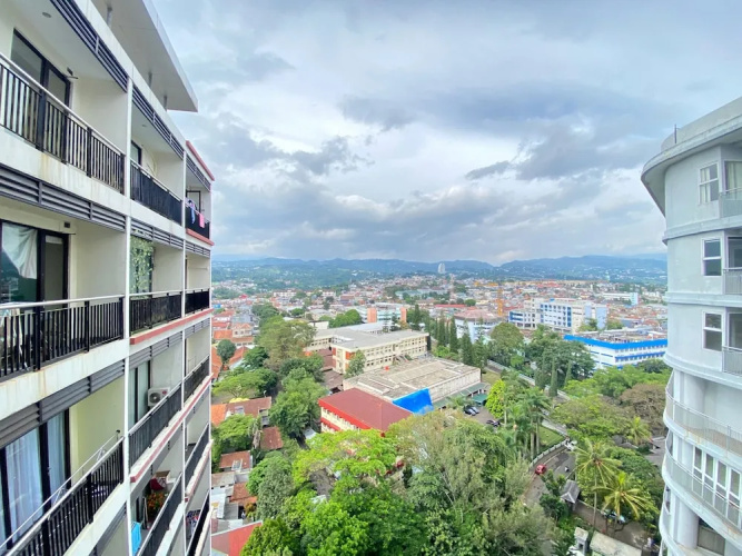 Comfy Studio Permium at Beverly Dago Apartment