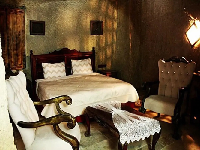 Hilem Cave House
