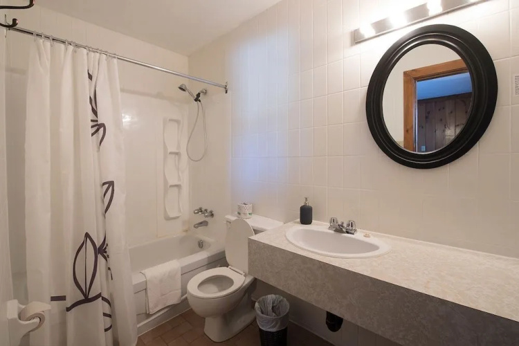 Comme Chez Soi Restaurant & Auberge