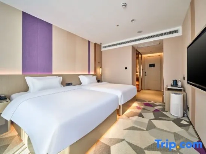 Standard Twin room with view