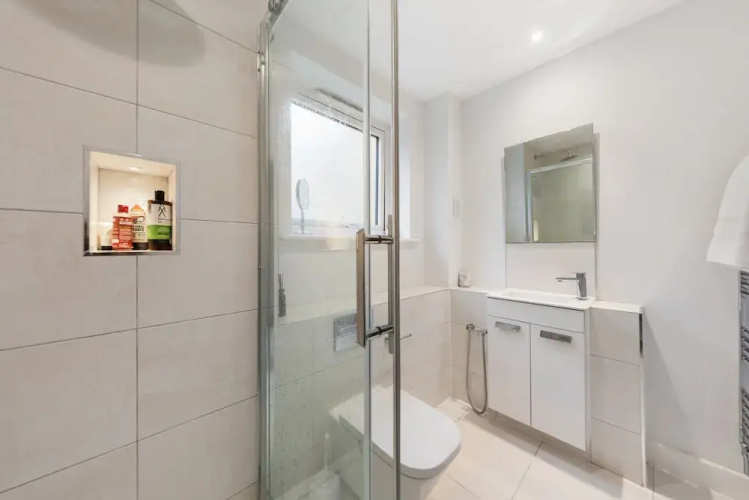 Modern 3Br Flat Quick Links To Ldn & Heathrow